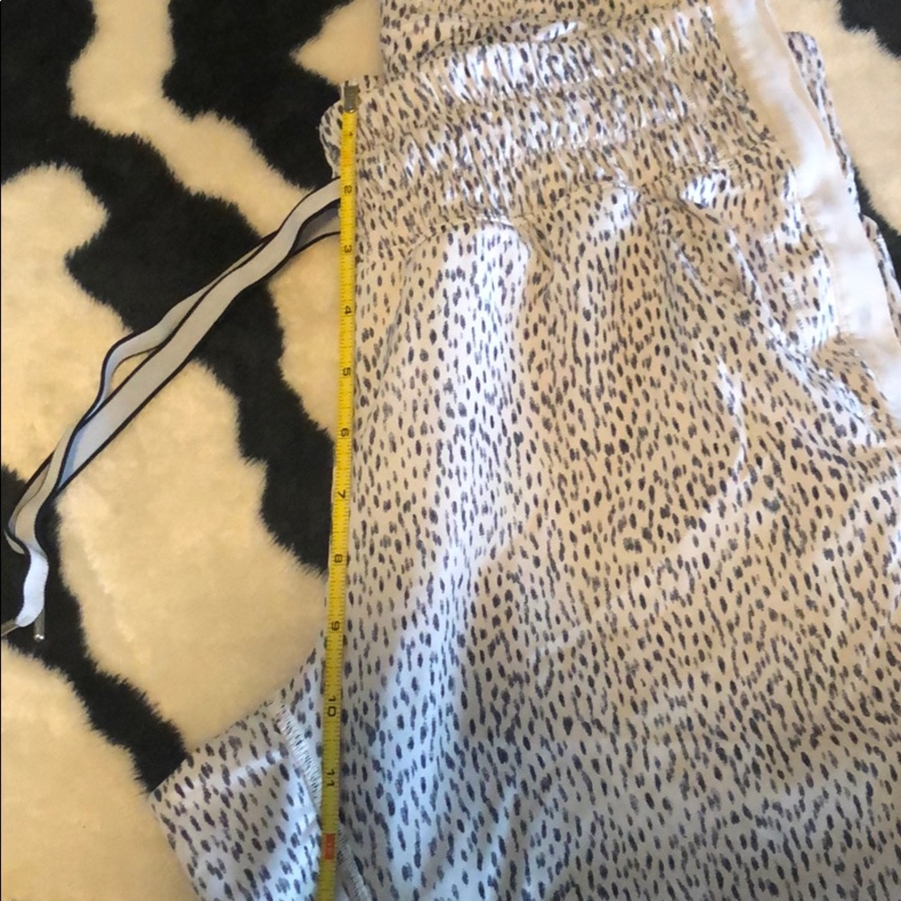 Lululemon pants - Picture 4 of 4